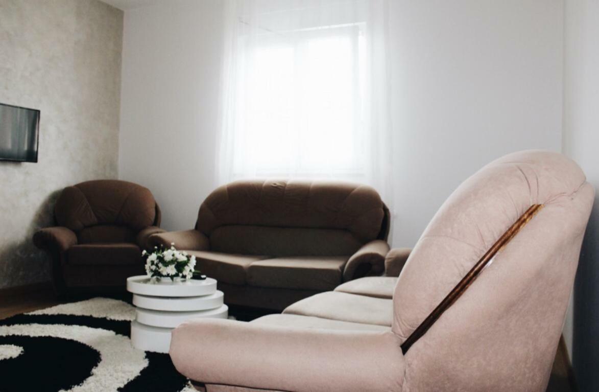 مبيت وإفطار كرالييفو Konaciste Simce المظهر الخارجي الصورة